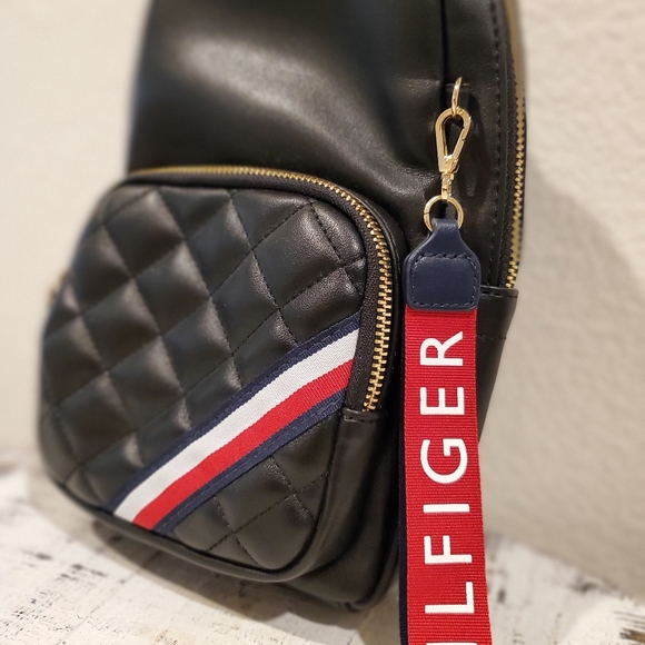 Crossbody - Picture 4 of 7